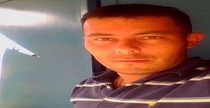 Victor29anos 40 years old I am from Unión/Montevideo, Seeking Dating Friendship with Woman